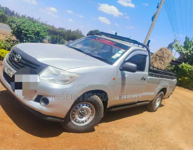 Toyota Hilux 2015 Silver