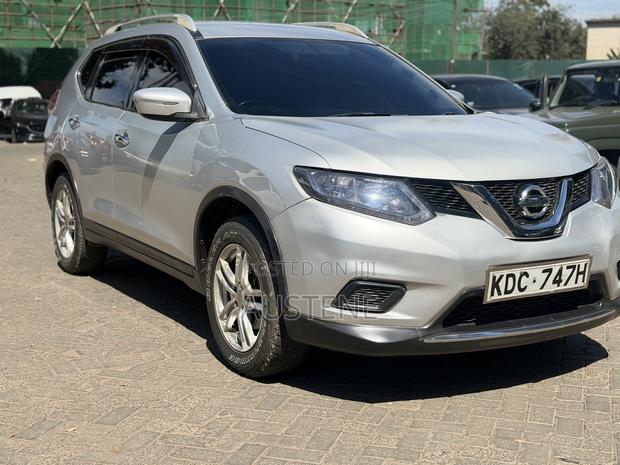 Nissan X-Trail 2015 Silver