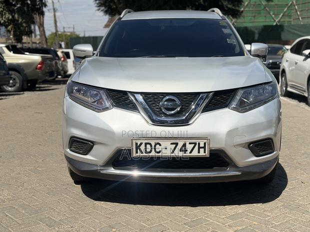 Nissan X-Trail 2015 Silver