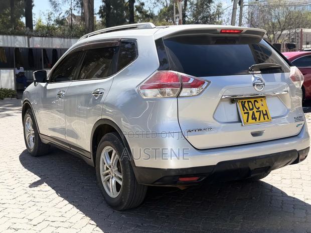 Nissan X-Trail 2015 Silver