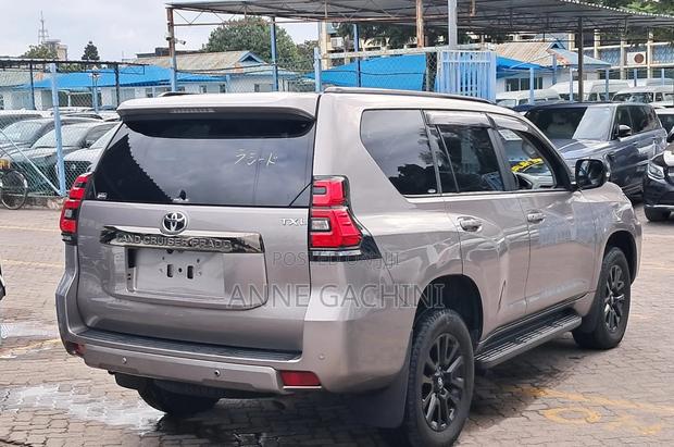 Toyota Land Cruiser Prado 2020 Gray