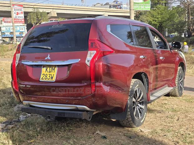 Mitsubishi Pajero Sport 2017 Red