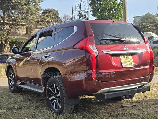 Mitsubishi Pajero Sport 2017 Red