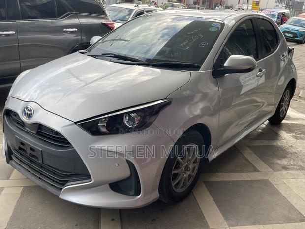 Toyota Yaris 2020 Silver