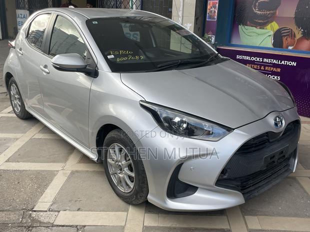 Toyota Yaris 2020 Silver