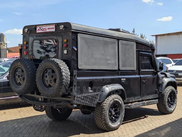 Land Rover Defender 2004 Black