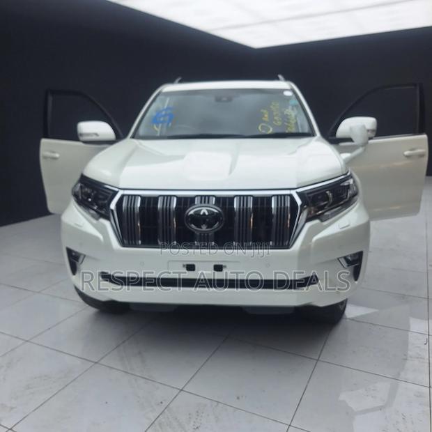 Toyota Land Cruiser Prado 2.8 2021 White