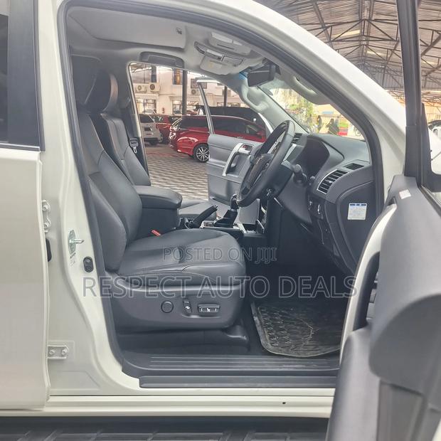 Toyota Land Cruiser Prado 2.8 2021 White