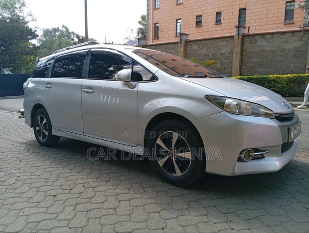 Toyota Wish 2012 Silver
