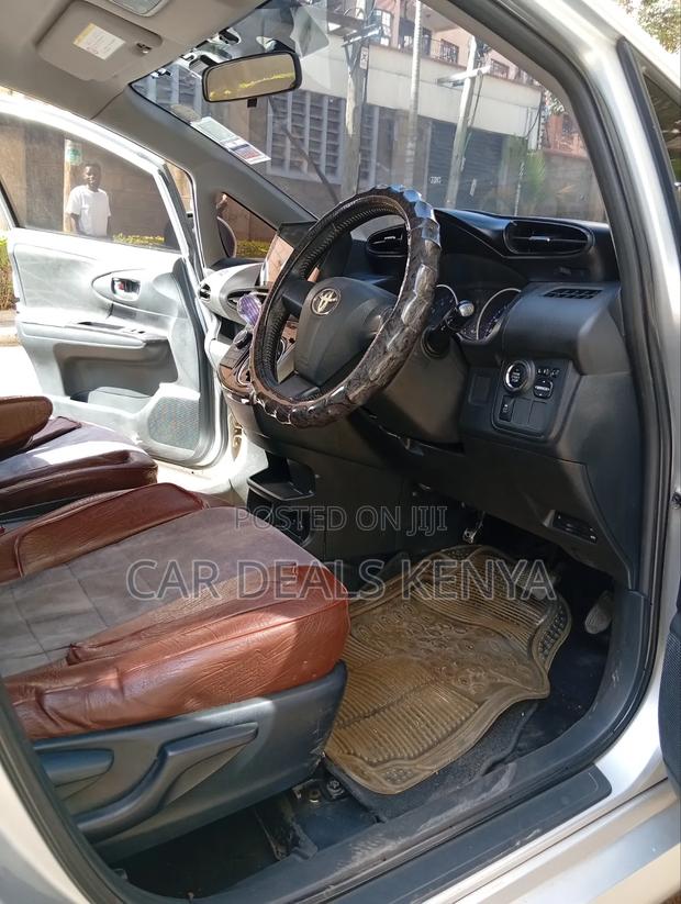 Toyota Wish 2012 Silver