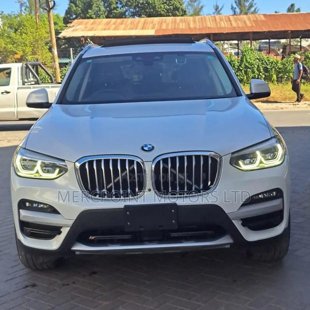 BMW X3 2019 Off white