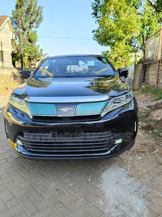 Toyota Harrier 2.0 2019 Black