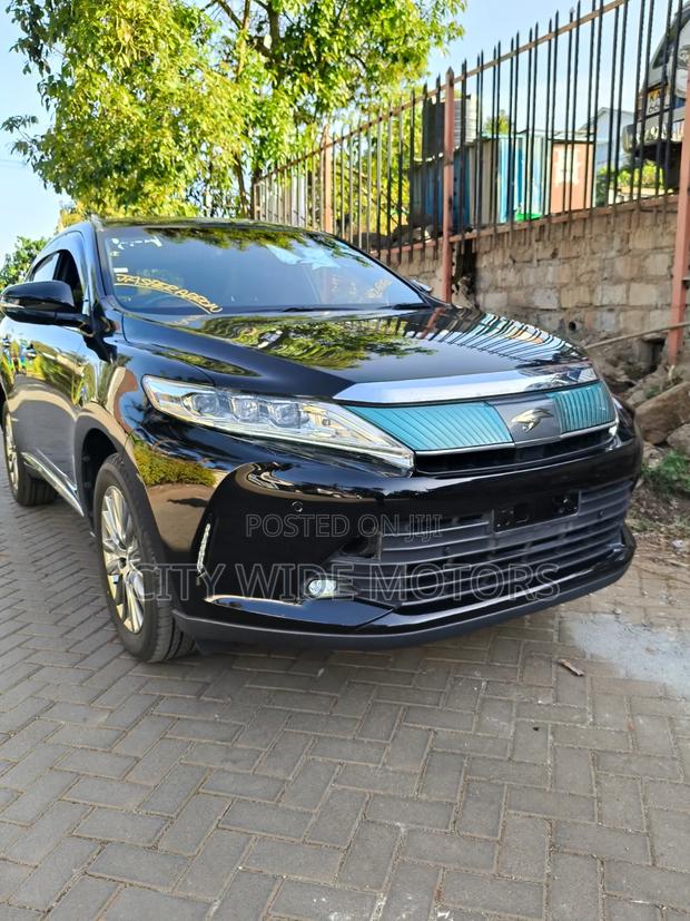Toyota Harrier 2.0 2019 Black