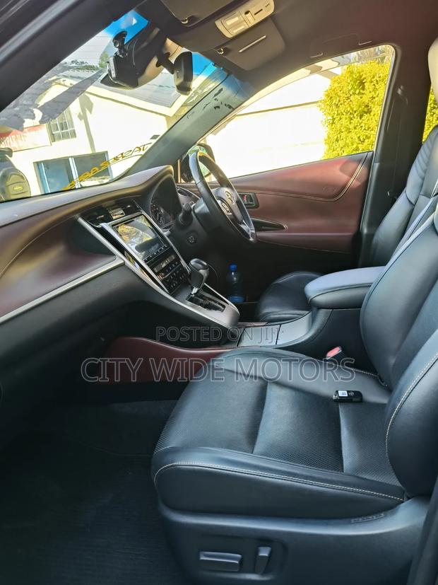 Toyota Harrier 2.0 2019 Black