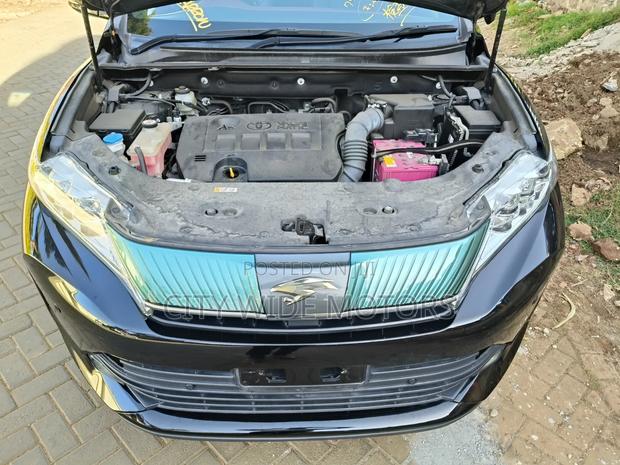 Toyota Harrier 2.0 2019 Black