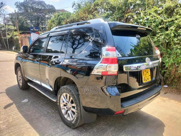 Toyota Land Cruiser Prado 2017 Black