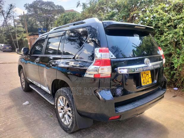 Toyota Land Cruiser Prado 2017 Black