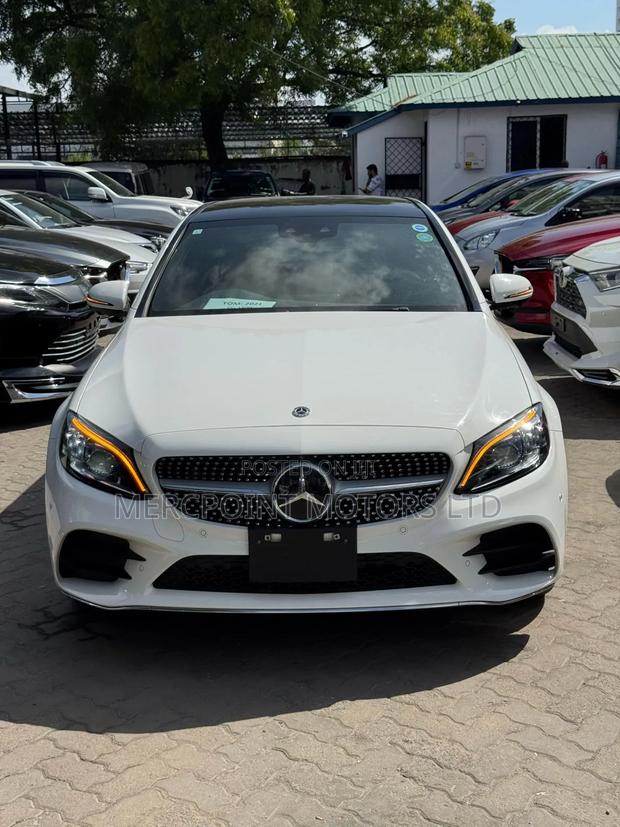 Mercedes-Benz C200 2019 White