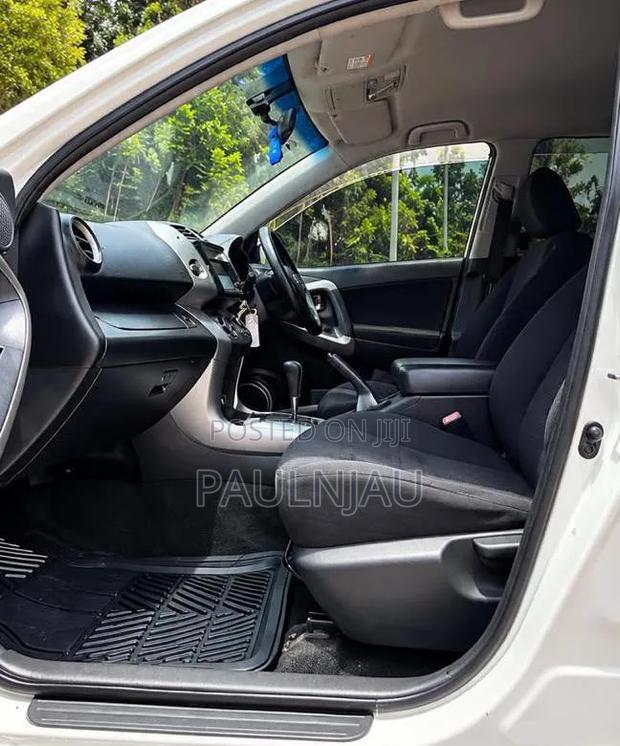 Toyota RAV4 2009 White