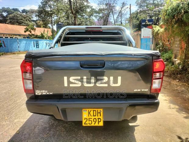 Isuzu D-MAX 2022 Gray