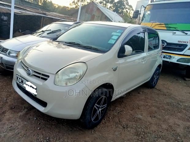 Daihatsu Boon 2010 Gold