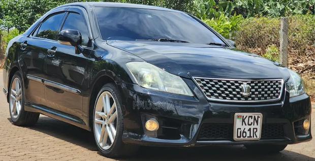 Toyota Crown 2010 Black