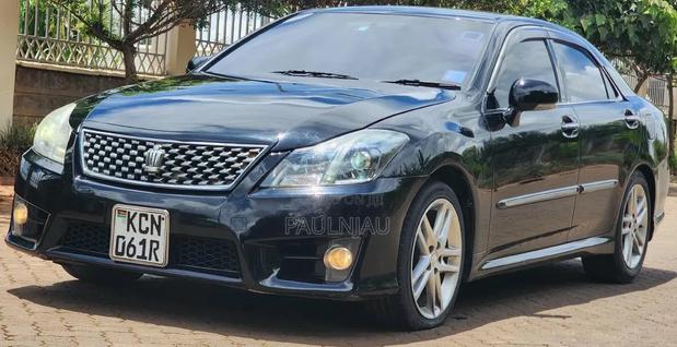 Toyota Crown 2010 Black
