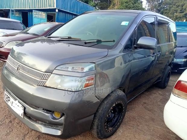 Toyota Voxy 2005 Gray