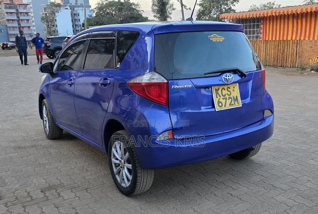 Toyota Ractis 2011 Blue