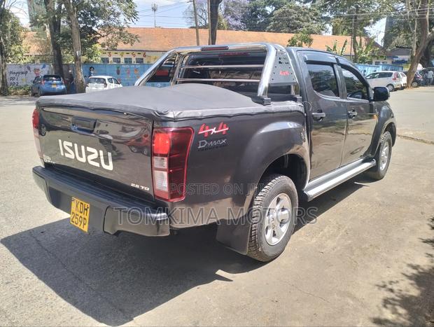 Isuzu D-MAX 2022 Gray