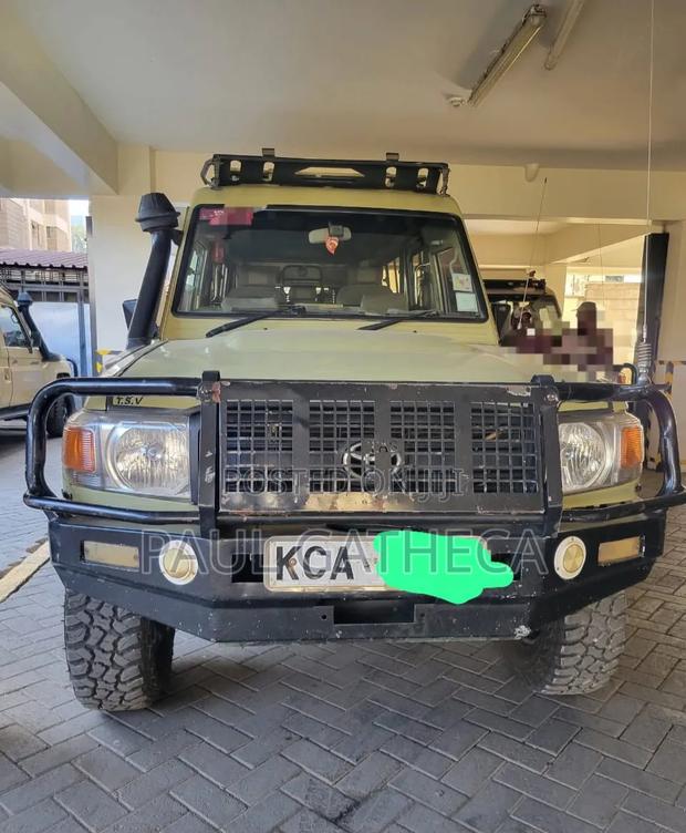 Toyota Land Cruiser 2013 Green