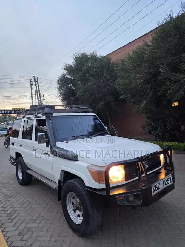 Toyota Land Cruiser 2014 White