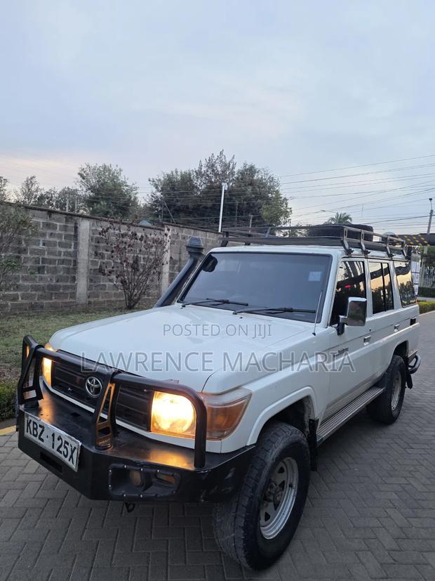 Toyota Land Cruiser 2014 White