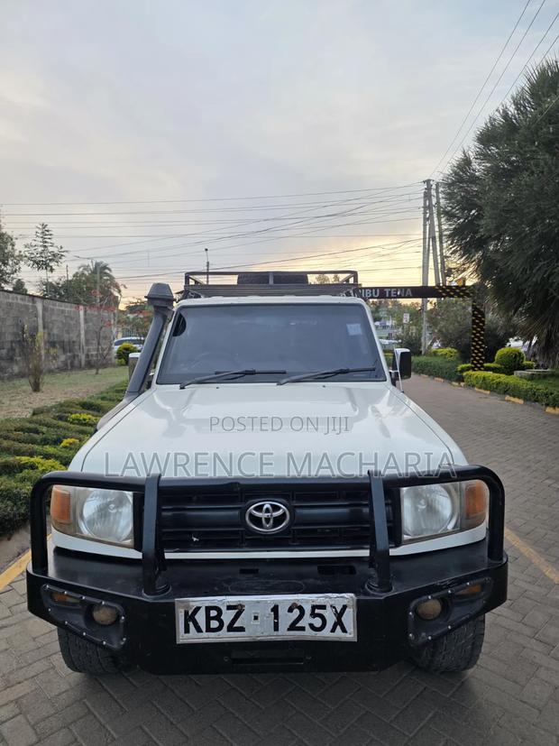 Toyota Land Cruiser 2014 White