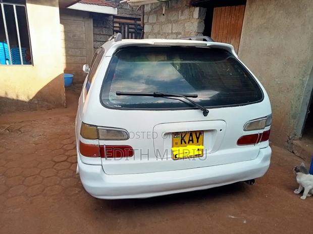 Toyota Corolla 2000 White