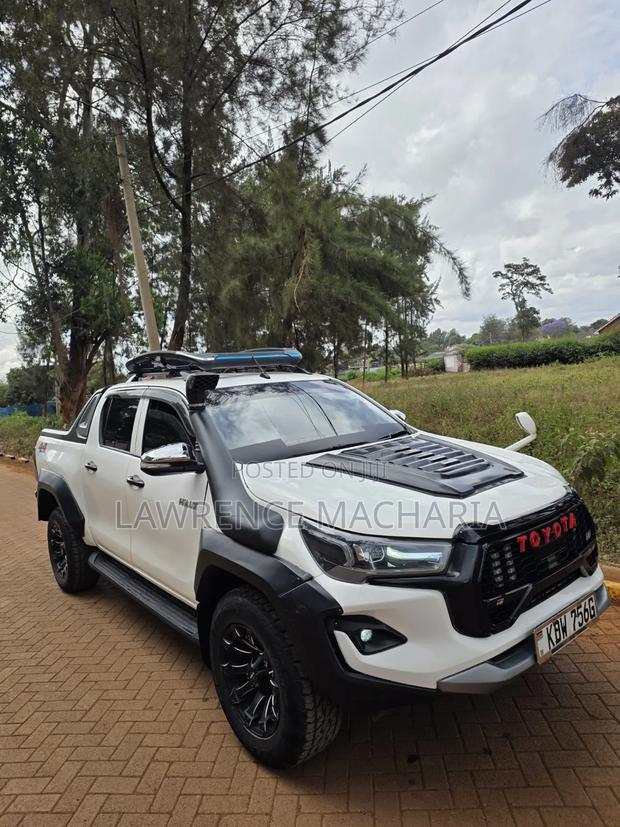 Toyota Hilux 2017 White