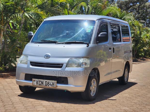 Toyota TownAce 2010 Silver
