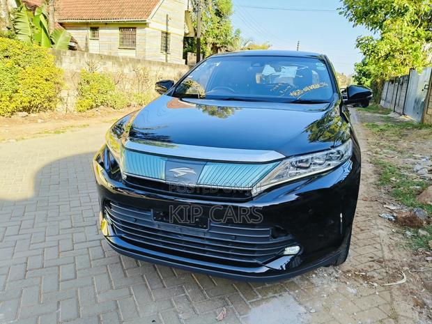 Toyota Harrier 2.0 2019 Black