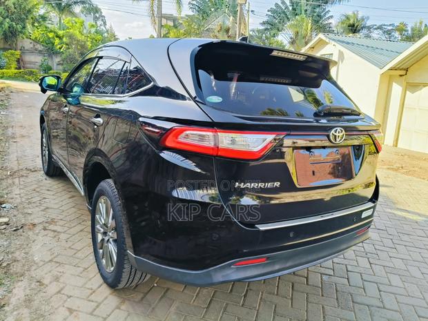 Toyota Harrier 2.0 2019 Black