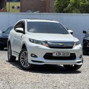 Toyota Harrier 2.0 2017 White for sale