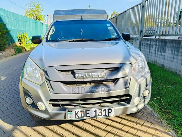 Isuzu D-MAX 2022 Gray