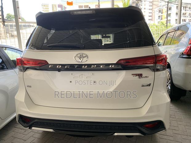 Toyota Fortuner 2.8 D AWD 2019 Pearl