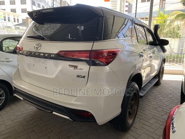 Toyota Fortuner 2.8 D AWD 2019 Pearl