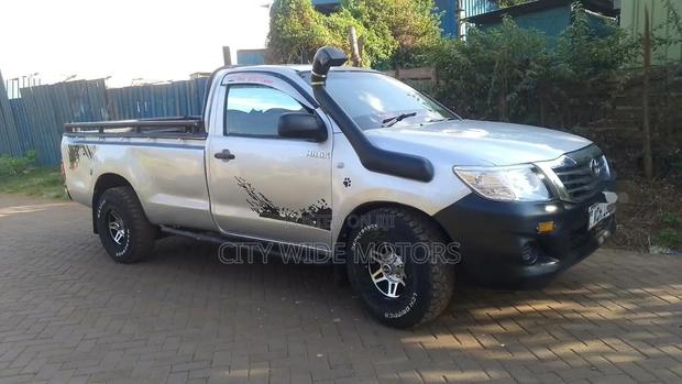 Toyota Hilux 2015 Silver