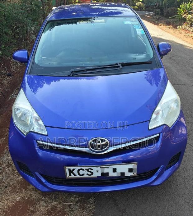 Toyota Ractis 2012 Blue