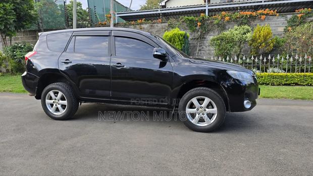 Toyota Vanguard 2010 Black