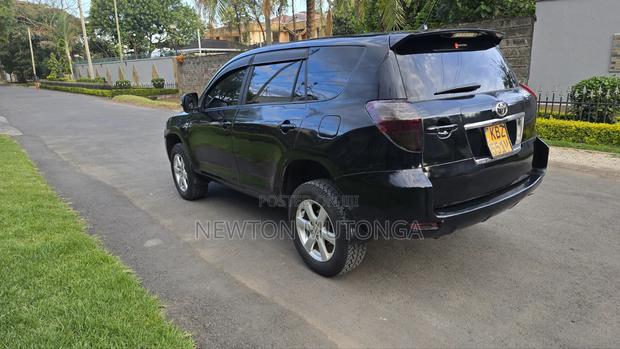 Toyota Vanguard 2010 Black