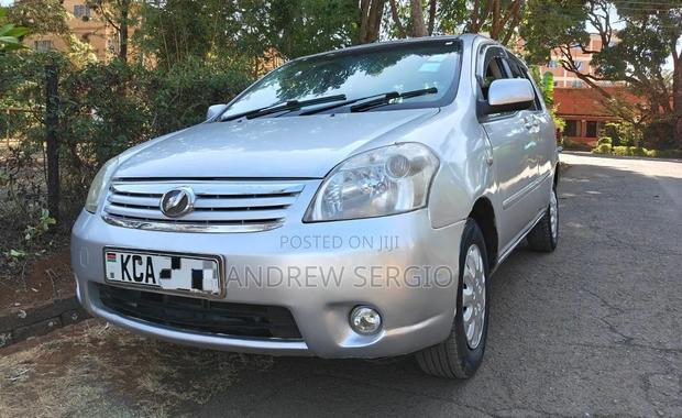Toyota Raum 2008 Silver