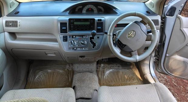 Toyota Raum 2008 Silver