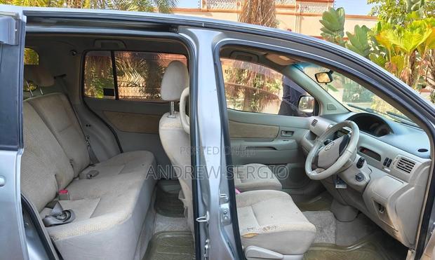 Toyota Raum 2008 Silver
